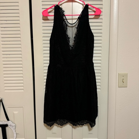 Tobi Lace Black Dress with Mesh Key Hole Back - Picture 9 of 9